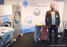 Erik te Winkel van Professional Laundry Sales & Services, dat doet in wasmachines voor industrieel gebruik. Bijvoorbeeld, voor het virusvrij wassen van kleding van medewerkers op de kwekerij, iets dat met de recente virusproblematiek op veel belangstelling mag rekenen.